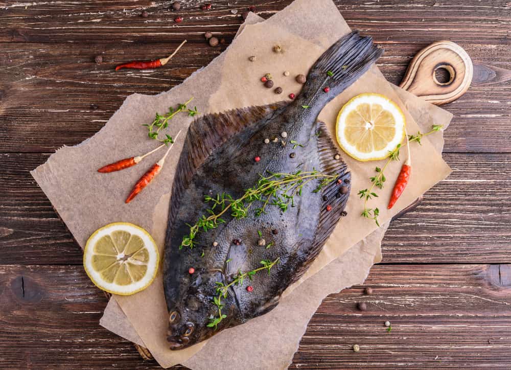 Как приготовить камбалу рыбу: лучшие рецепты и советы